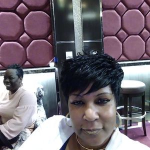 Meet your Posher, Pam